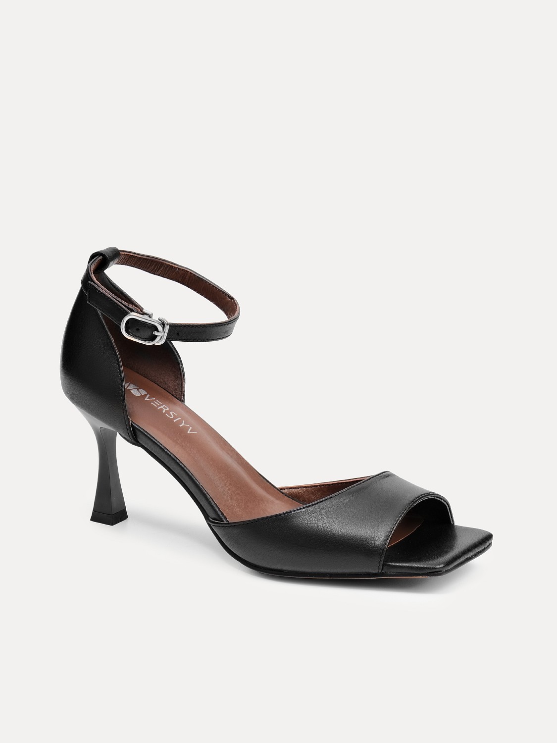 Босоножки (P110-799)